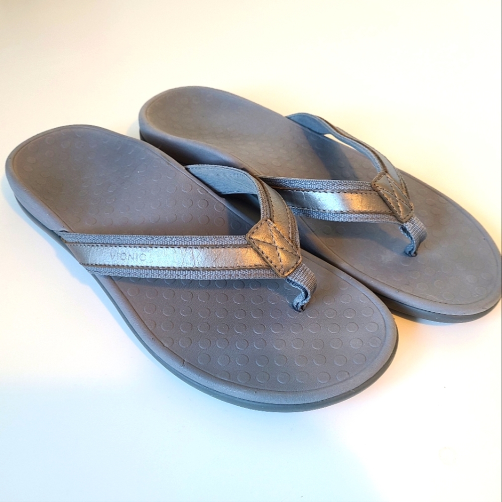 Vionic silver flip flops, women's size 10